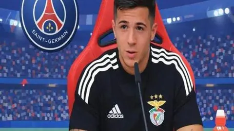 “上海海港击败山东泰山夺足协杯：首度捧杯荣耀归队”