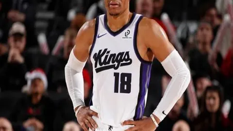 中国乒乓球队遭遇不公裁决，全力反击展绝技