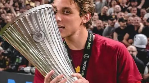 “中美‘乒乓外交’纪念活动在美国举行”